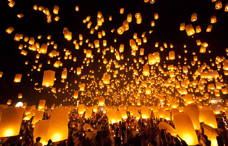 8-148-The sky lantern festival in Chiang Mai